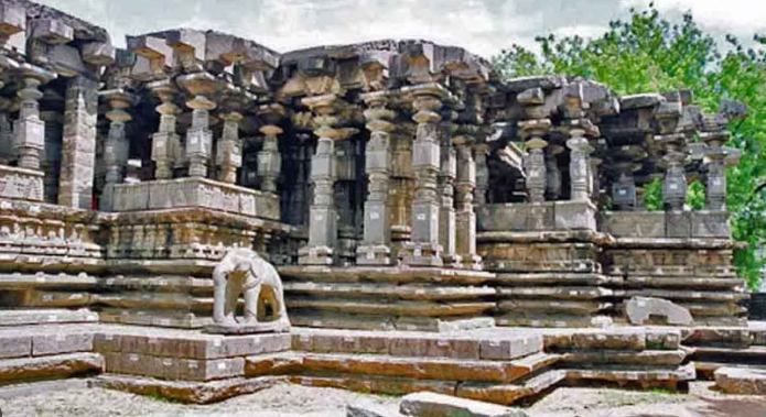 వేయి స్తంభాల గుడి , హనుమకొండ, వరంగల్ జిల్లా, తెలంగాణ