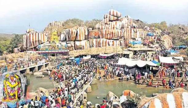 ఏడుపాయల వనదుర్గ భవాని ఆలయం – మెదక్, తెలంగాణ